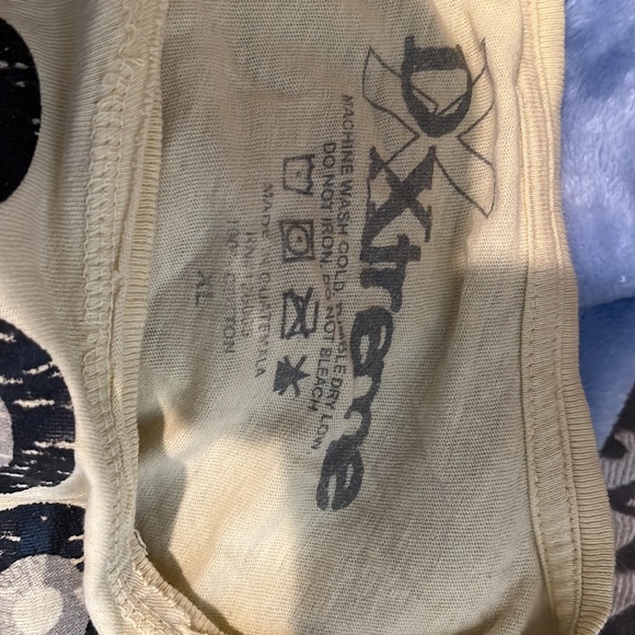 London Rocks punk t-shirt EUC - Picture 6 of 7